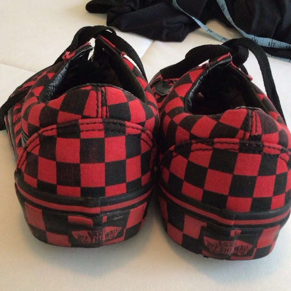 Vans - Red and Black Unisex checkerboard Sneakers - Picture 5 of 9